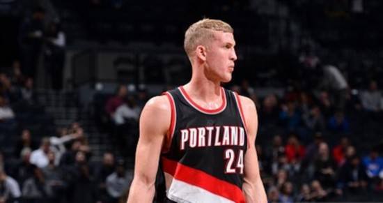 梅森·普拉姆利：黄蜂内线悍将，防守铁闸守禁区