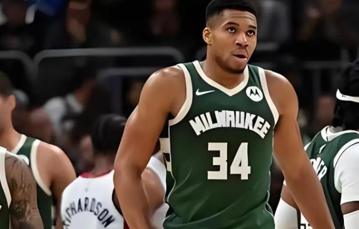 NBA常规赛，鹈鹕迎战雄鹿：东西部强队碰撞，谁将主宰赛场？