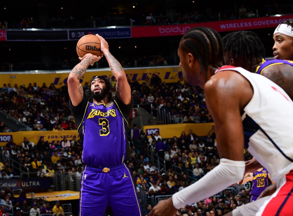 浓眉强势回归，湖人双核共铸胜局