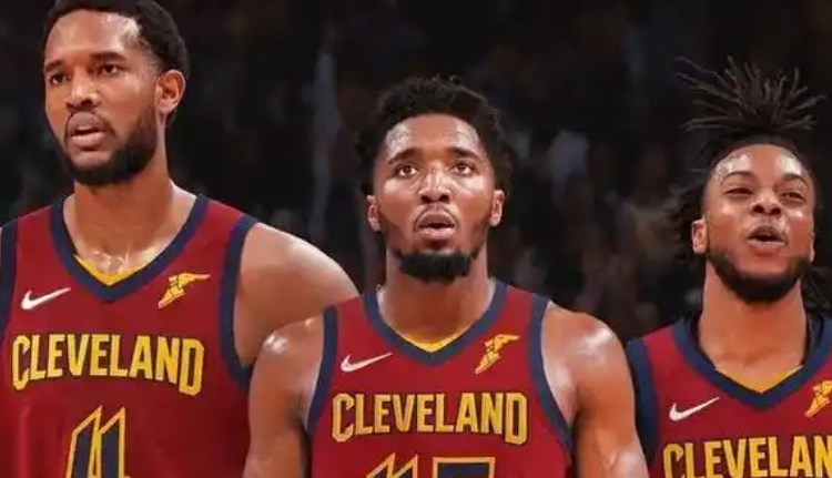 NBA常规赛，火箭对决骑士：西部新锐与东部豪强的巅峰碰撞