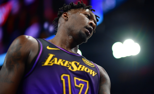 湖人胜奇才，芬尼 - 史密斯高效输出成赢球关键