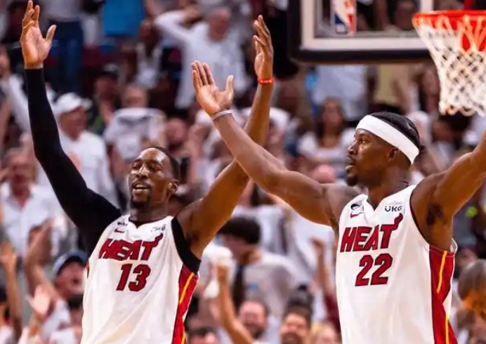 热火燃情：NBA赛场上的荣耀征途