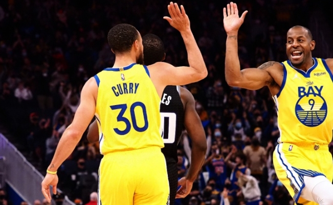 伊戈达拉评选生涯最强队友首发五虎，梦幻组合引热议