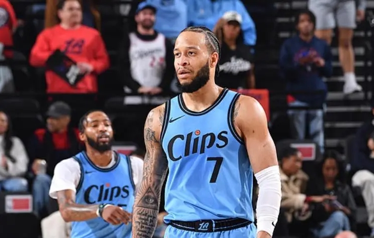 凯尔特人加时胜快船，三将闪耀全场