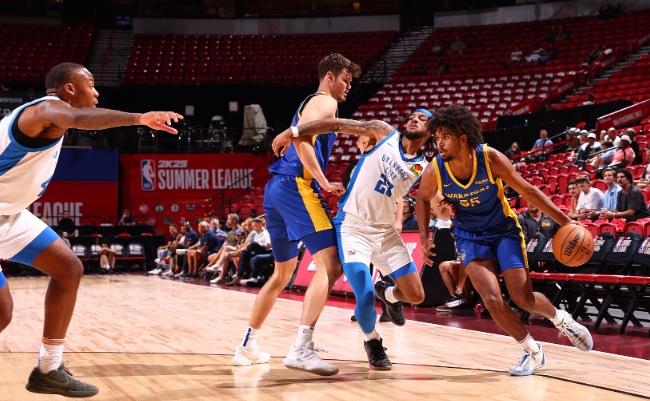 科尔谈波斯特登场，勇士战术调整求变