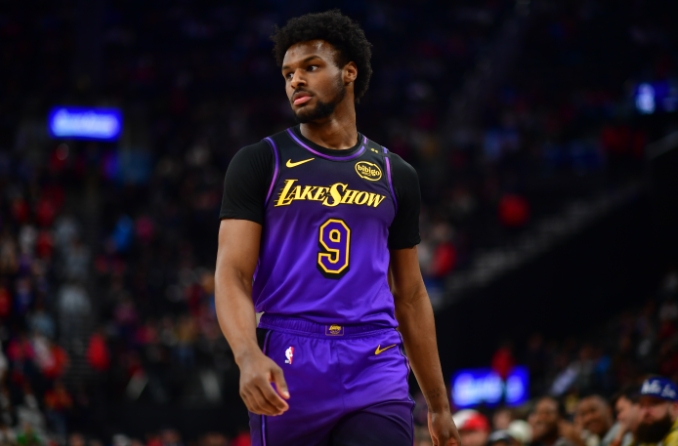 2025 年全明星首发投票详情公布，布朗尼・詹姆斯表现引关注