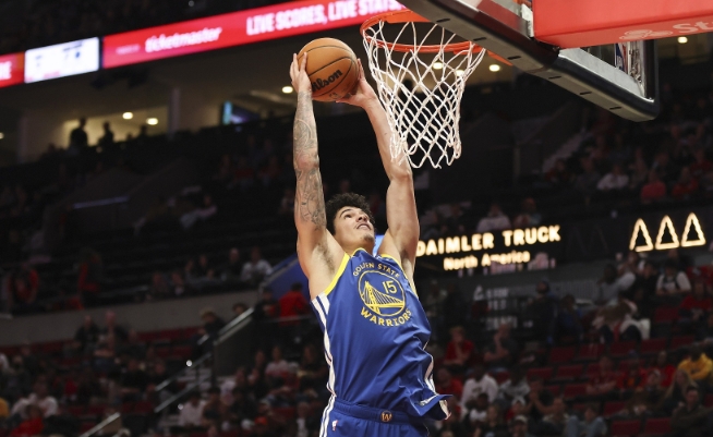 勇士替补火力全开，狂轰 83 分助力大胜