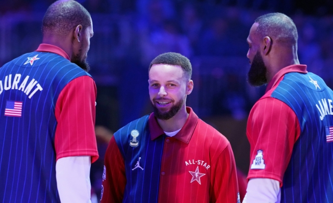 詹杜库齐聚全明星，或迎最后同框舞台