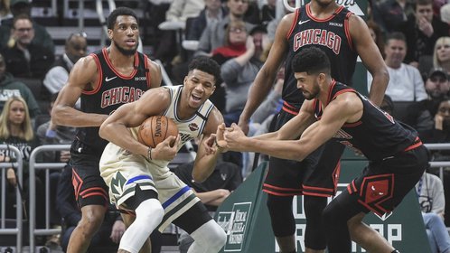 洛杉矶快船迎战密尔沃基雄鹿：NBA常规赛焦点对决