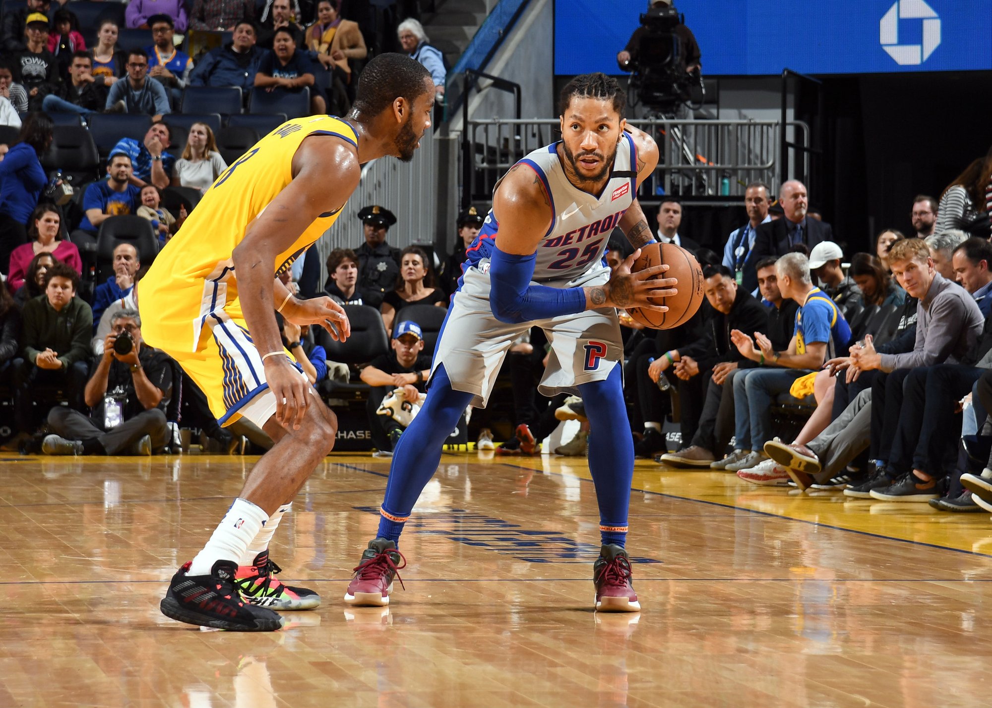 金州勇士鏖战洛杉矶湖人：NBA常规赛焦点碰撞即将上演