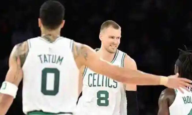 NBA常规赛：独行侠与凯尔特人的荣耀碰撞