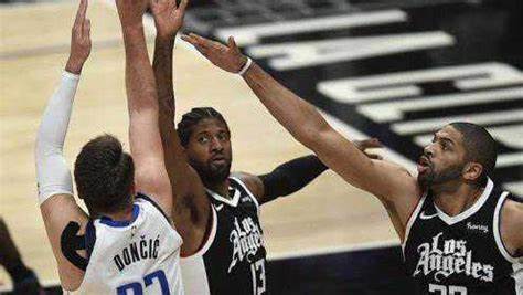 菲尼克斯太阳迎战洛杉矶快船：NBA常规赛焦点对决即将上演