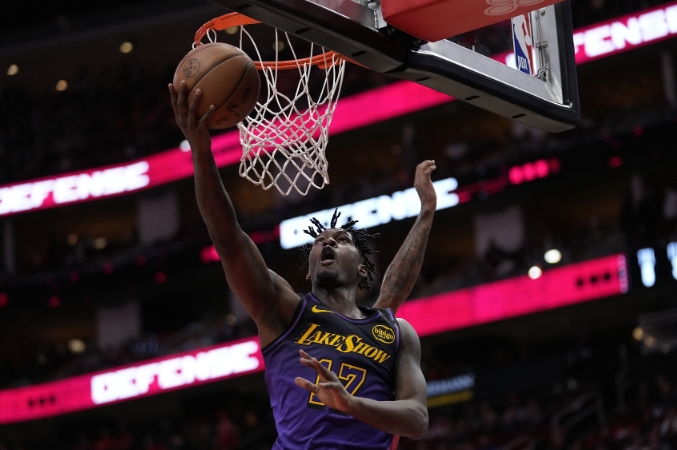 东契奇加盟湖人，支持留住前队友芬尼 - 史密斯