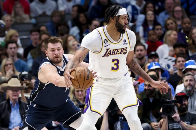 NBA 交易截止日临近，交易浪潮席卷联盟