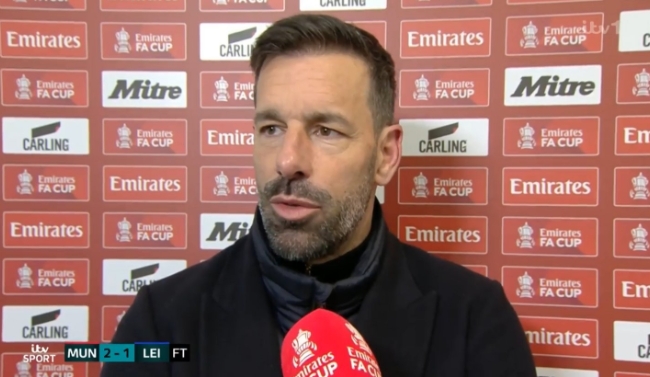 范尼炮轰争议进球：曼联靠越位绝杀，莱斯特城冤屈难平