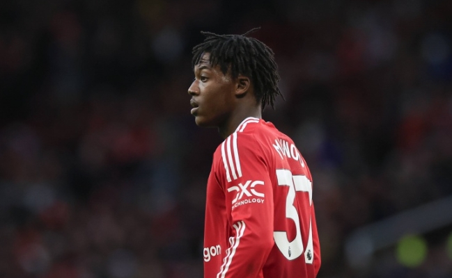 卡斯卡里诺炮轰阿莫林：战术致梅努迷失，曼联新星陷困境