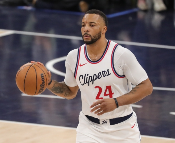 字母哥伤退全明星 鲍威尔递补呼声高涨