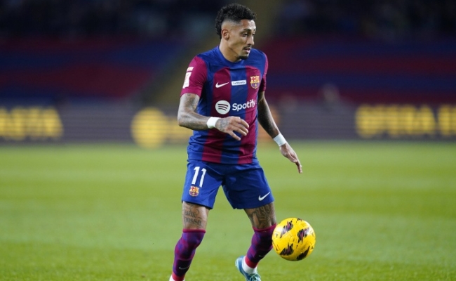 拉菲尼亚闪耀西甲，35 场 37 球直追萨拉赫