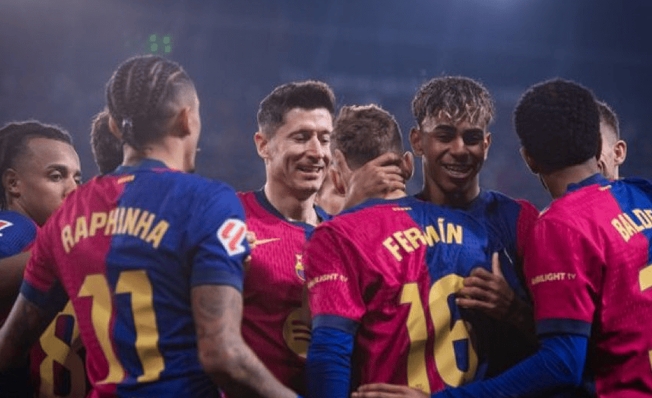 莱万拉菲尼亚火力全开，巴萨狂轰 113 球笑傲西甲