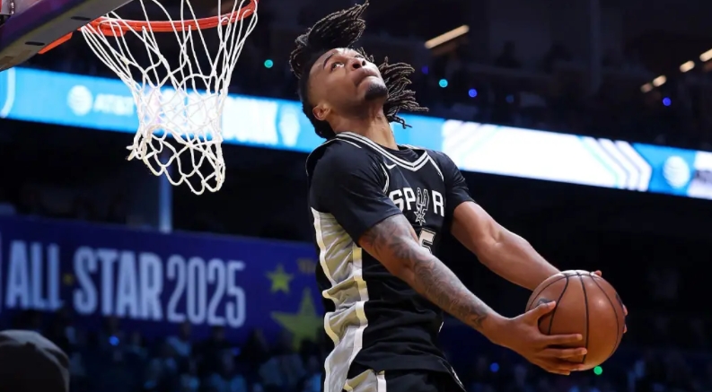 麦克朗扣篮三连冠 卡斯尔憾负赛后谈心路