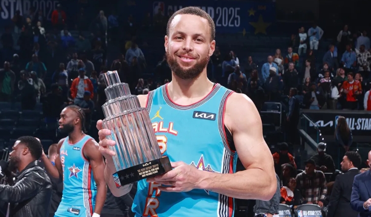 库里主场称雄全明星 再夺 AMVP 续写传奇