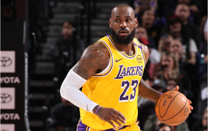 湖人胜开拓者，海斯盛赞詹姆斯赛场精神