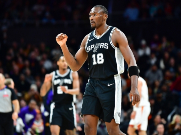 比永博内线失势 马刺主场不敌活塞