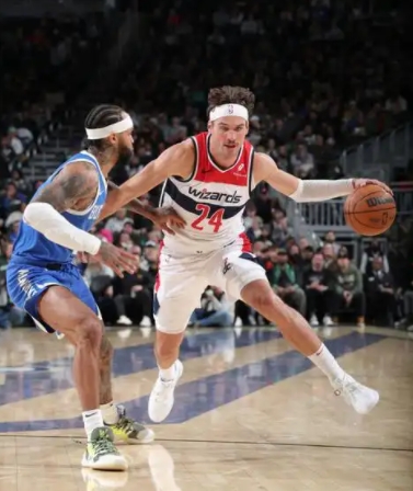 独行侠首节发力 击退鹈鹕获三连胜