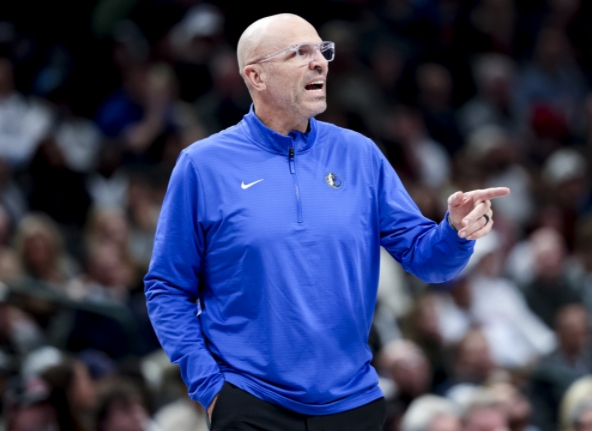 基德趣谈到达时间 独行侠主场奏凯