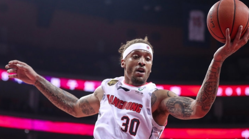 比斯利三分闪耀，登顶联盟三分榜