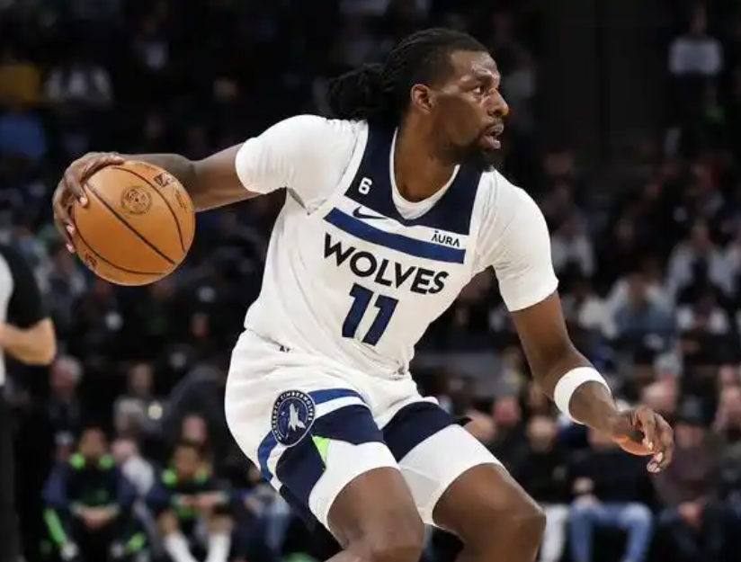 罚款警示！爱德华兹需控情绪助狼队冲冠