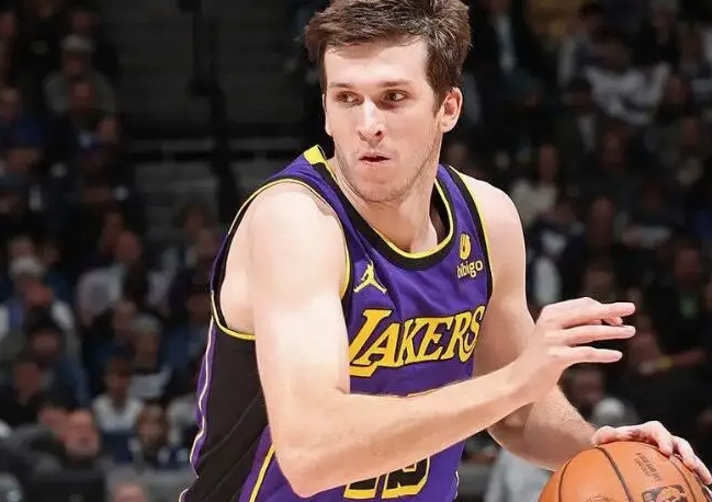 里夫斯受伤，湖人前景蒙阴影