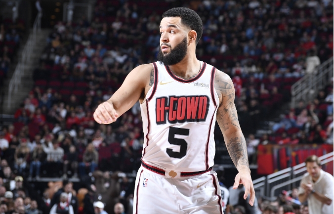 NBA 常规赛：火箭半场落后，范弗里特表现欠佳