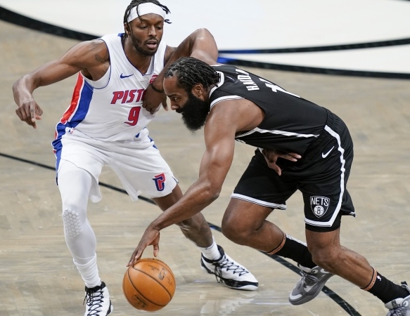 活塞主场轻取篮网，终止连败 北京时间 3 月 2 日，NBA 常规赛持续激战，活塞队坐镇主场，迎来与篮网队的对决。最终，活塞队以 115 - 94 的较大优势轻松战胜篮网，成功避免连败，而篮网队则陷入