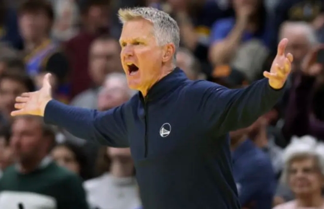 勇士胜黄蜂，科尔炮轰裁判走步判罚