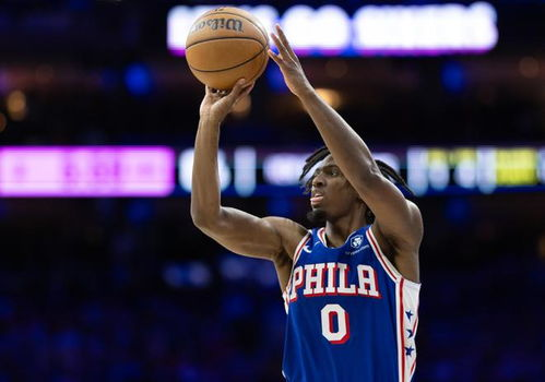 76人马克西伤情反复：背伤困扰下的攻防核心还能否扛起球队？