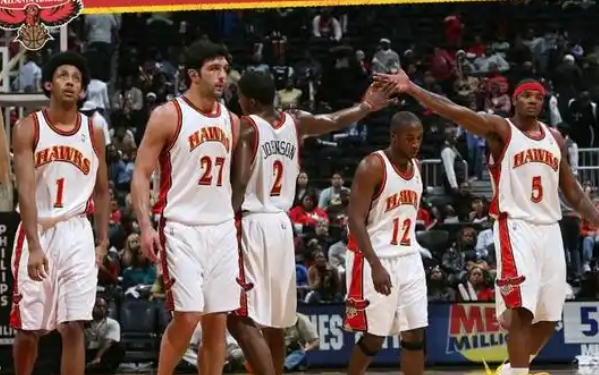 老鹰展翅：赛季征途中的翱翔与蜕变