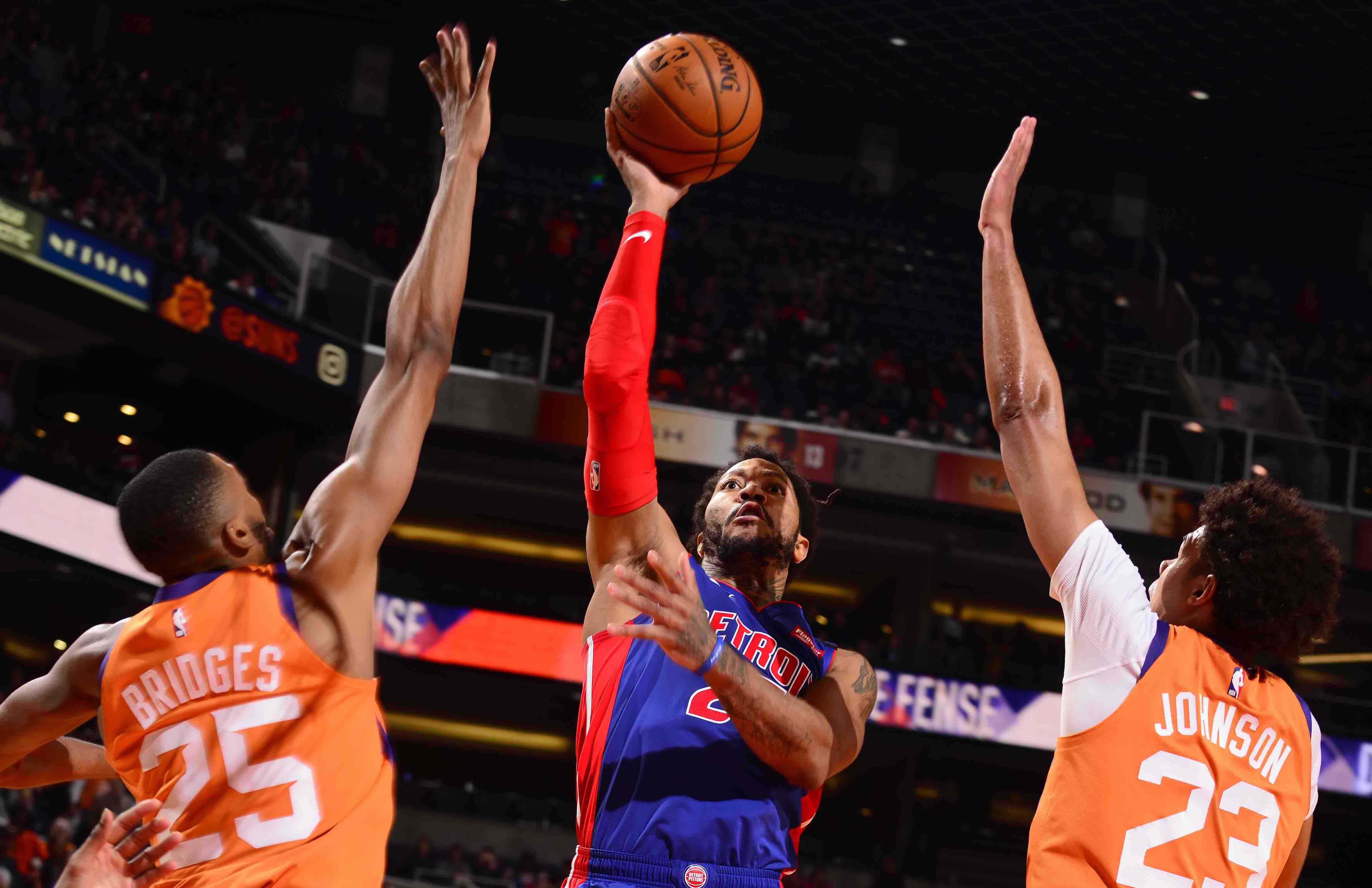 NBA底特律活塞对决马刺：东部新贵主场力撼西部老炮