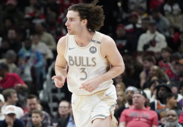 基迪闪耀联合中心：续写传奇书写三双绝杀篇章