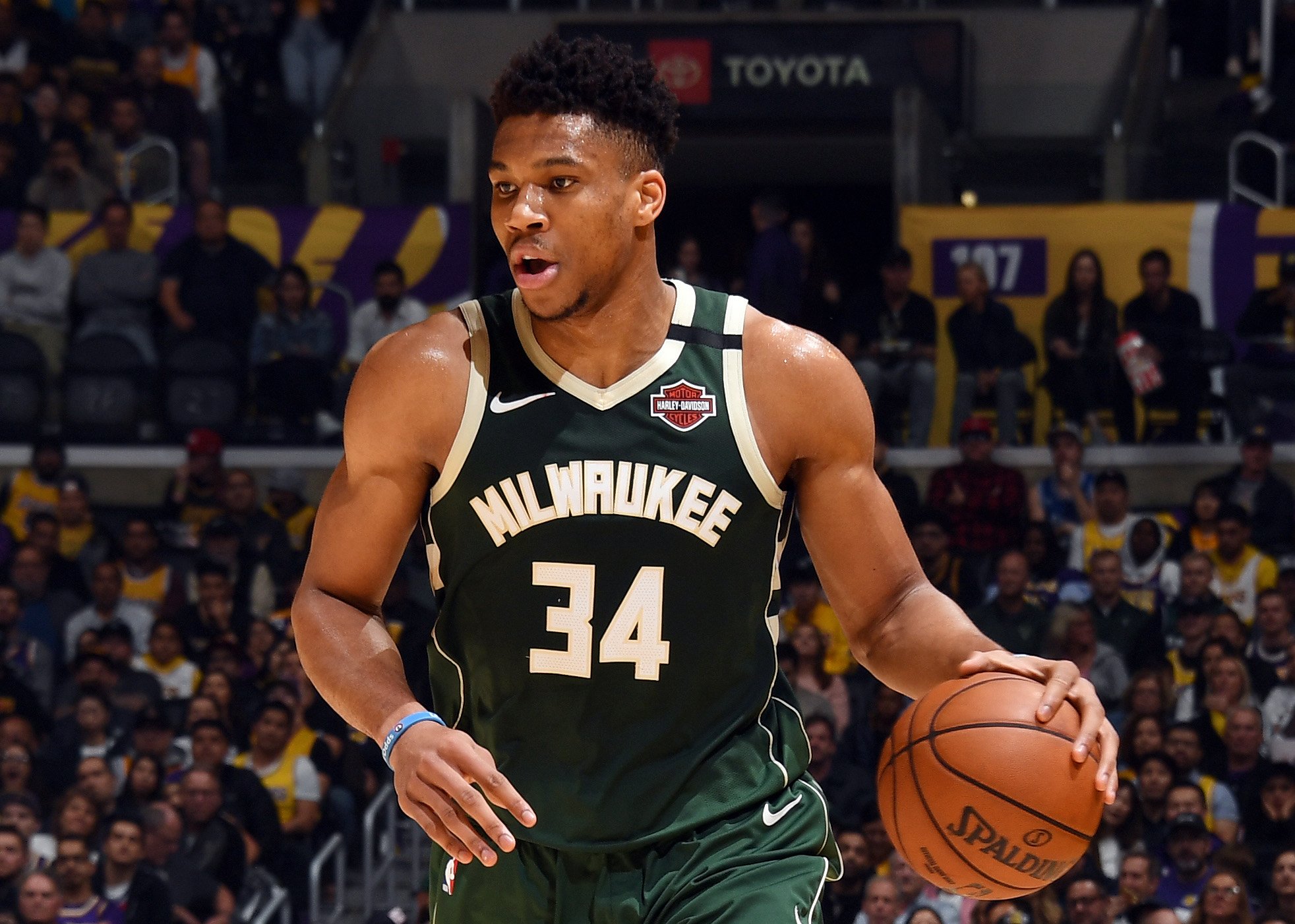 NBA巔峰對決：雄鹿VS太陽，密爾沃基巔峰之夜即將啟幕！