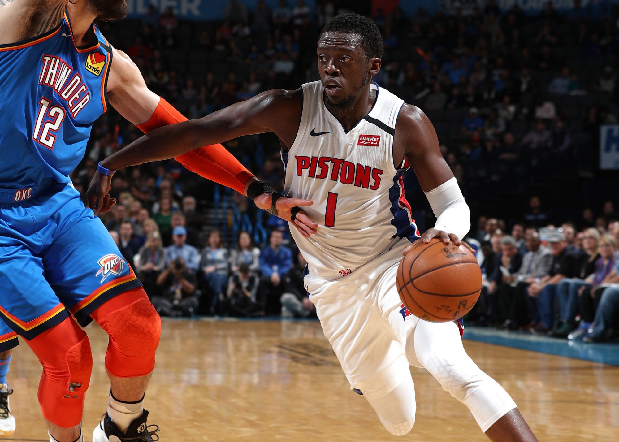 活塞“伤阵”困守主场，灰熊“残锋”突袭待胜