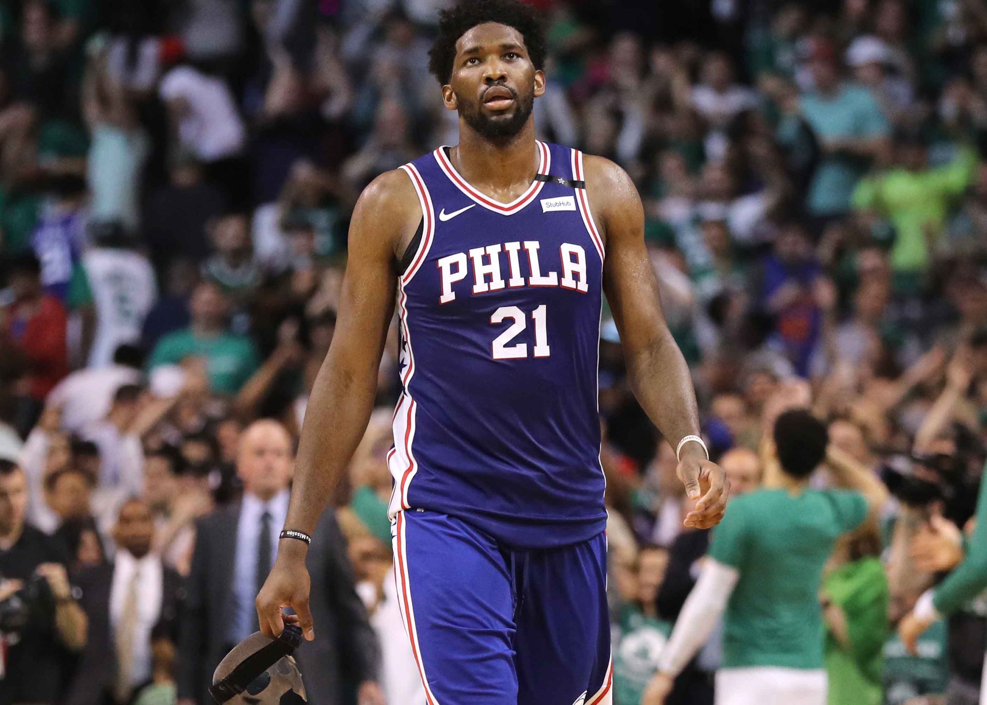 76人主场“残阵”困守，森林狼客场“全阵”图胜