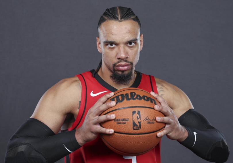 杰伦・布朗直言狄龙赛场行径 小动作与垃圾话引争议