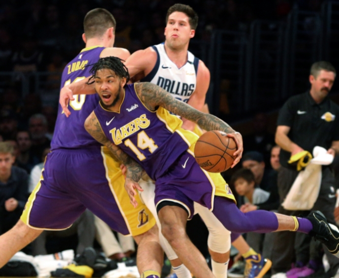 东契奇荣归故里，湖人客场奏响凯旋乐章