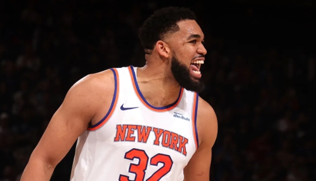 唐斯助力尼克斯首胜 末节狂飙尽显王者风范