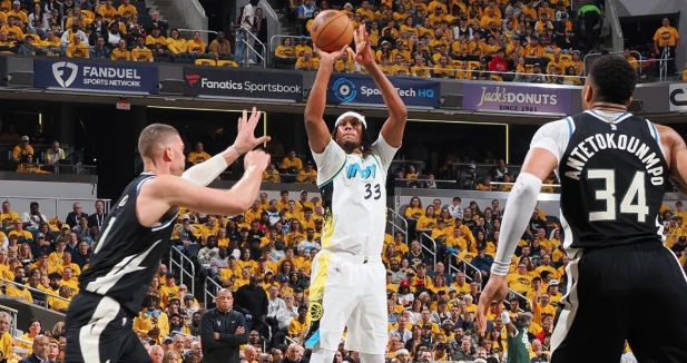 雄鹿步行者 G1 激战 步行者大胜先下一城