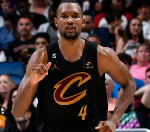 莫布利创队史纪录！骑士迎来防守新传奇