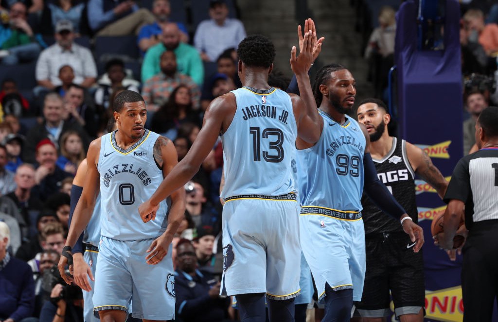 4月27日灰熊雷霆碰撞：孟菲斯钢铁洪流对垒俄城青春风暴