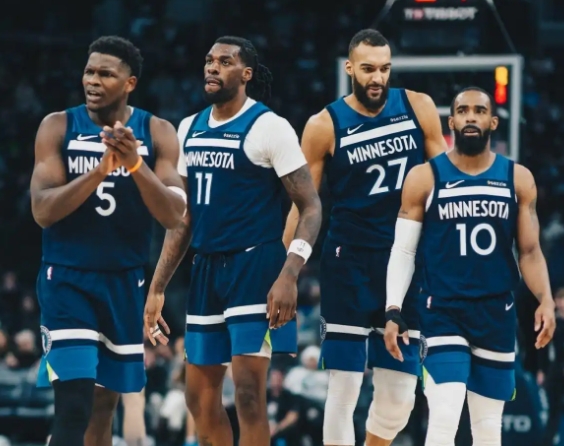 第四节风云突变：爱德华兹突破，詹姆斯追身封盖点燃战火