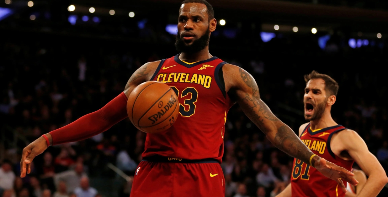 热火大比分落后，莱利与莫宁神情背后的危机